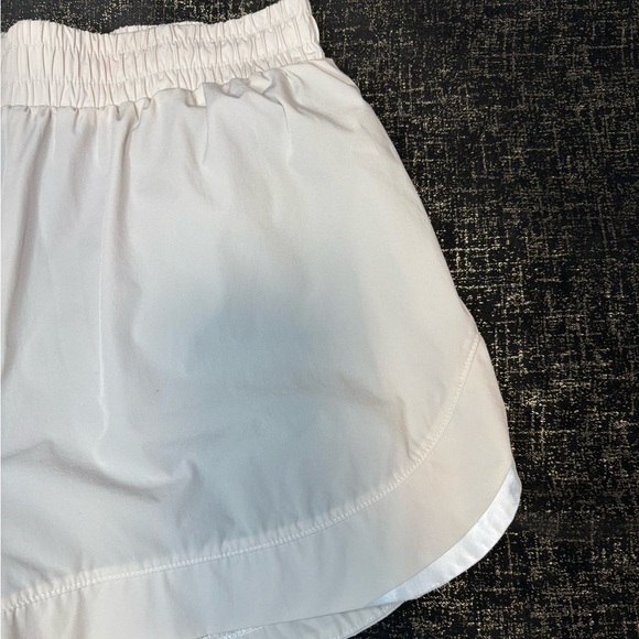 Alphalete Athletics Women Gray Stride Shorts Double Layered - Picture 2 of 10